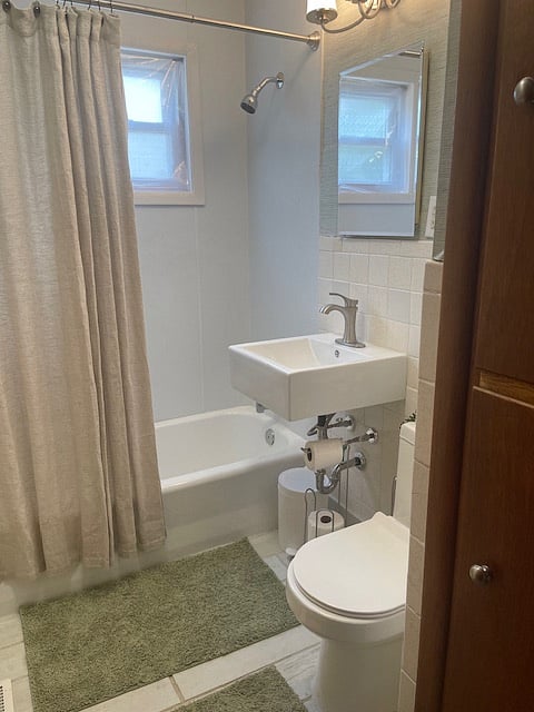 Bathroom 1st floor