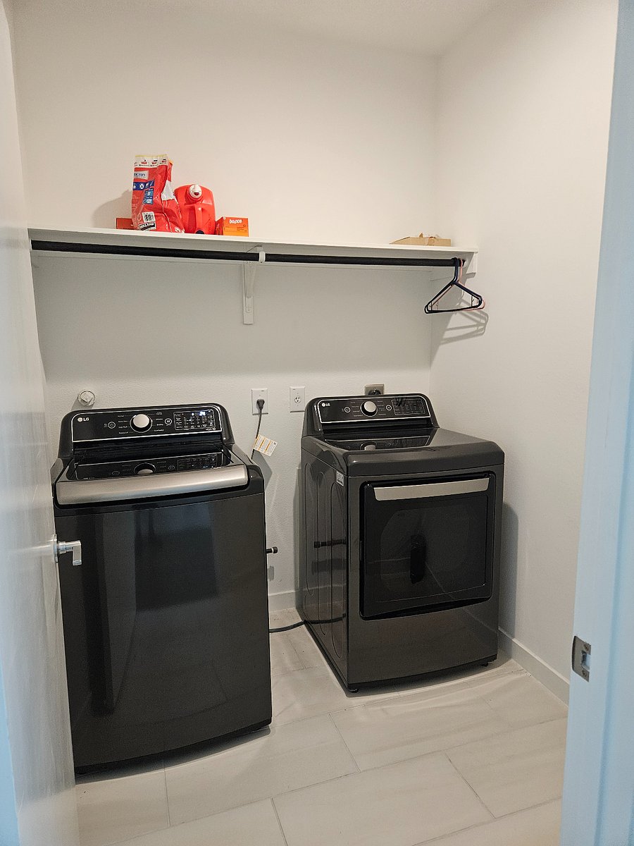 3rd floor laundry room