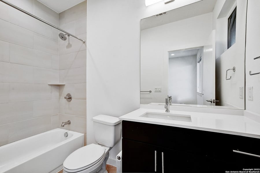 1st floor full bathroom