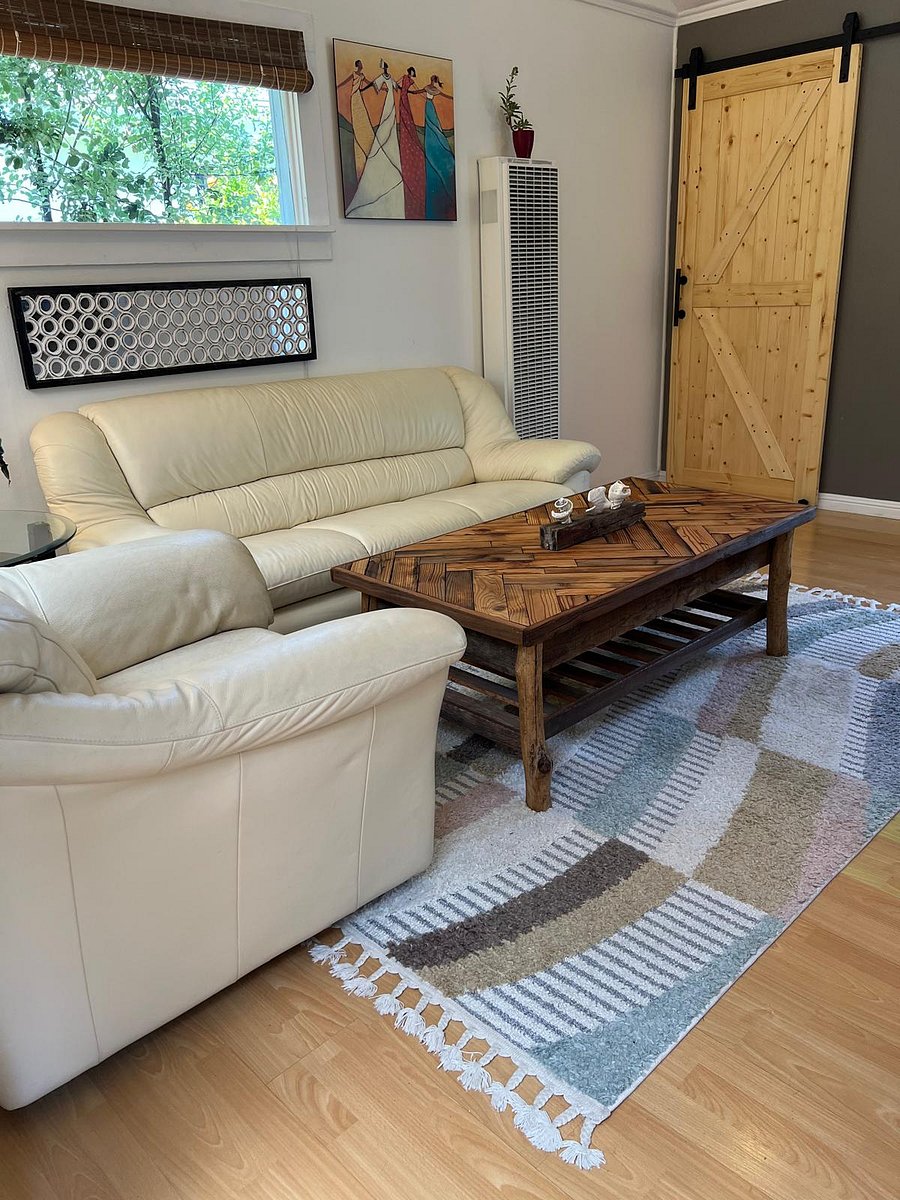 Front room with cozy couches.
