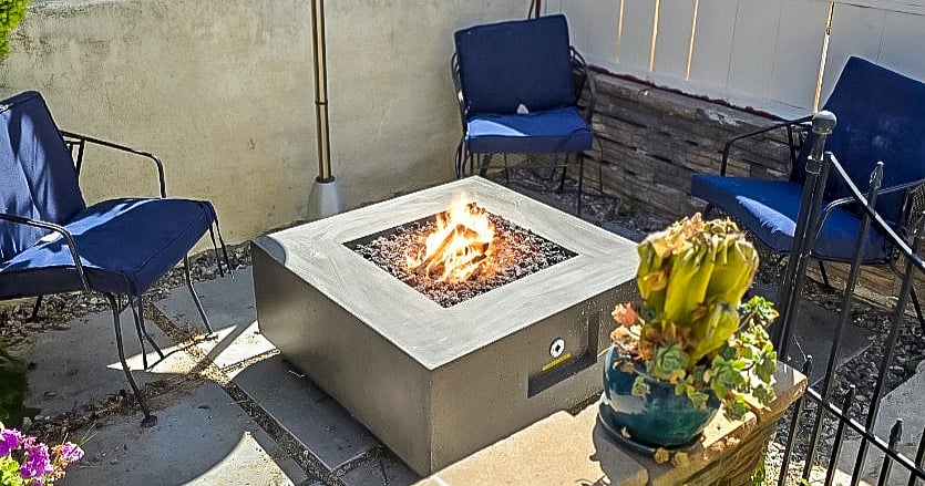 Private gas firepit. 