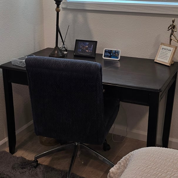 Work study with high speed wi-fi in the master bedroom. 