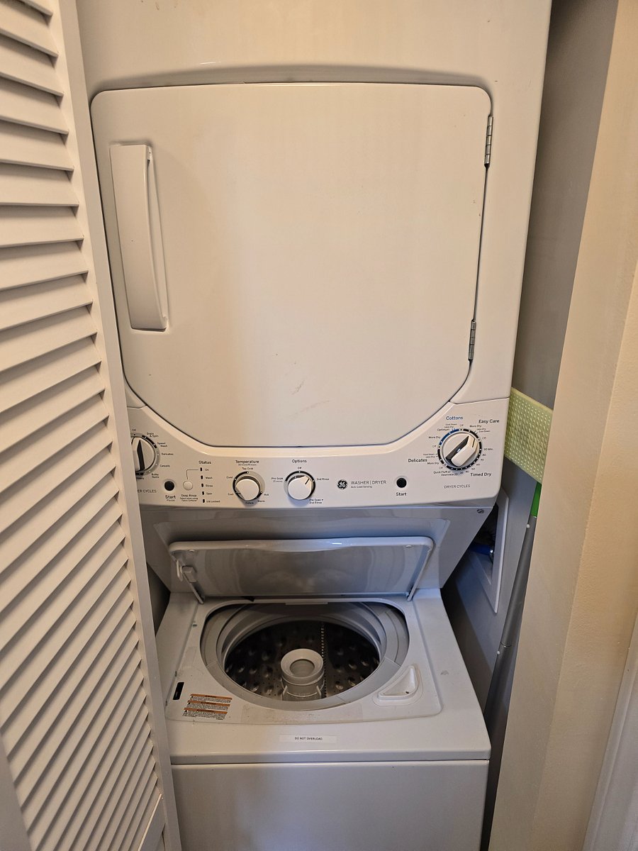 Washer / dryer in unit 