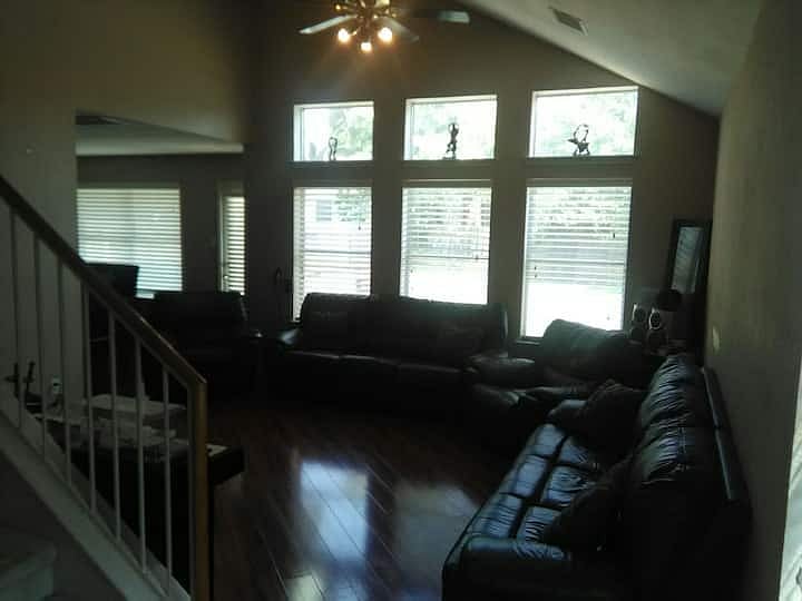 Furnished Finder property 870346_1 photo 4