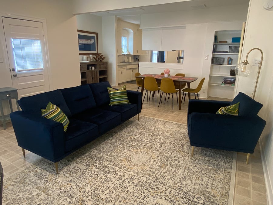 2nd living area off of dining area