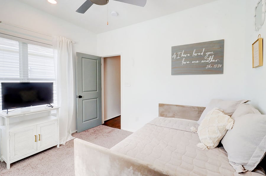 Furnished Finder property 870572_1 photo 13