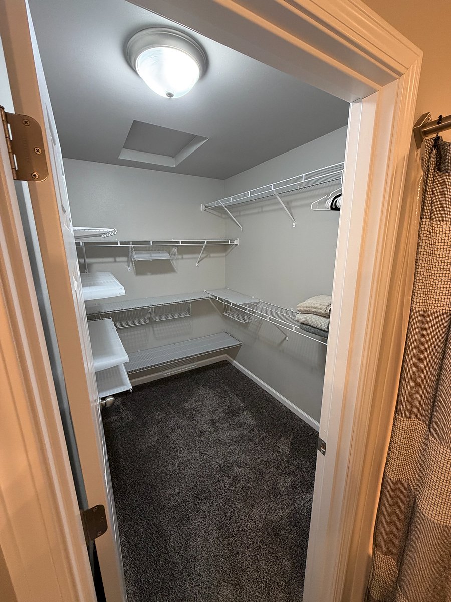 Master Bedroom walk in closet