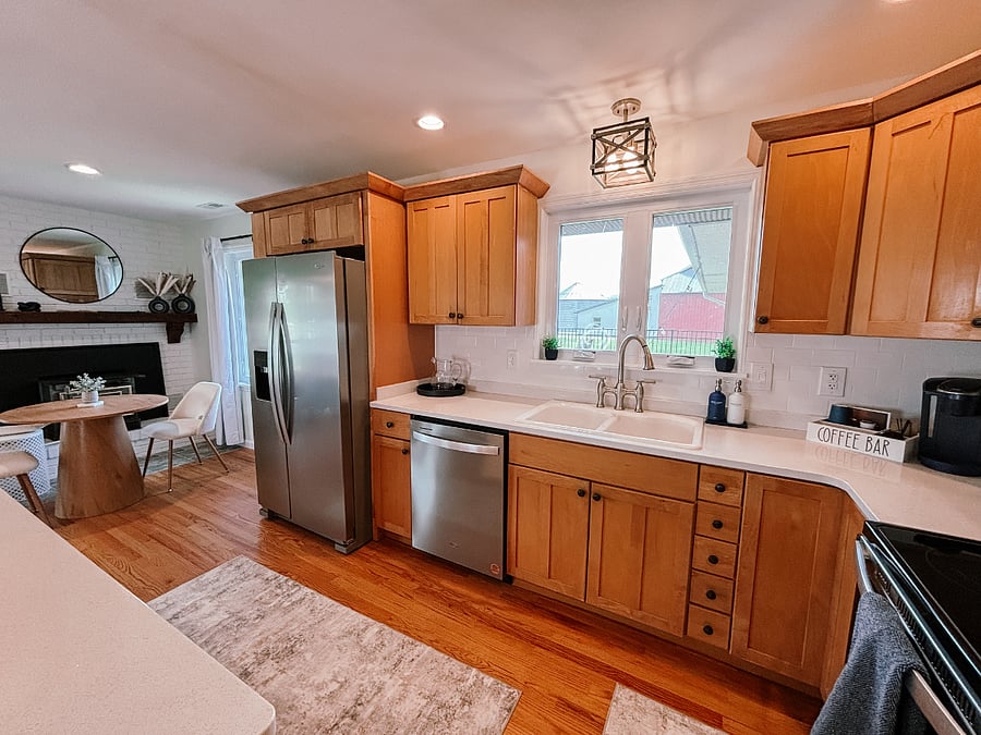 Fully Stocked Kitchen with new appliances 