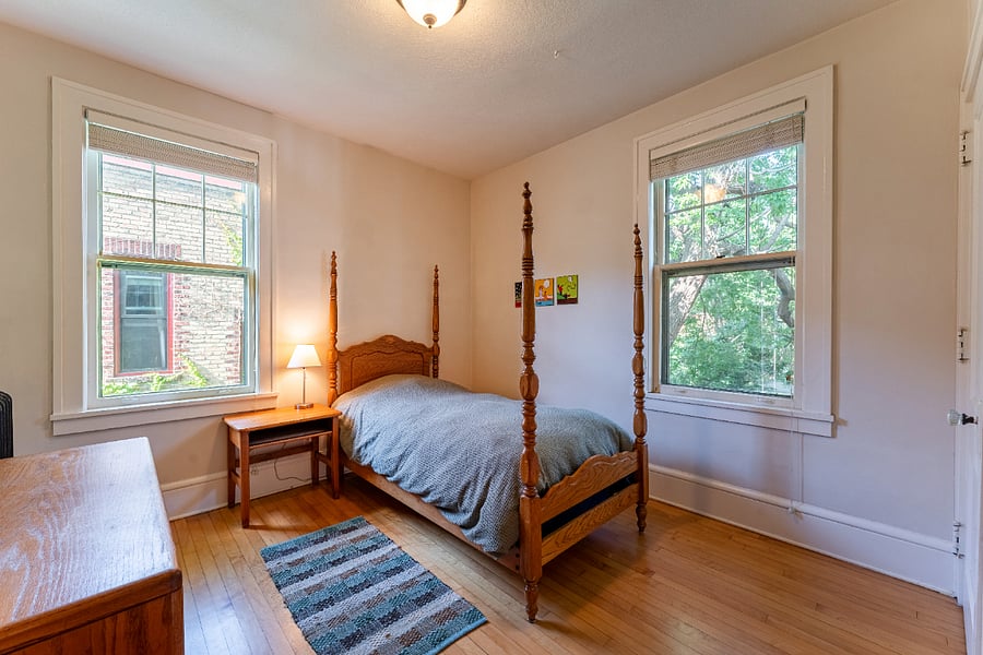 Second bedroom with twin bed
