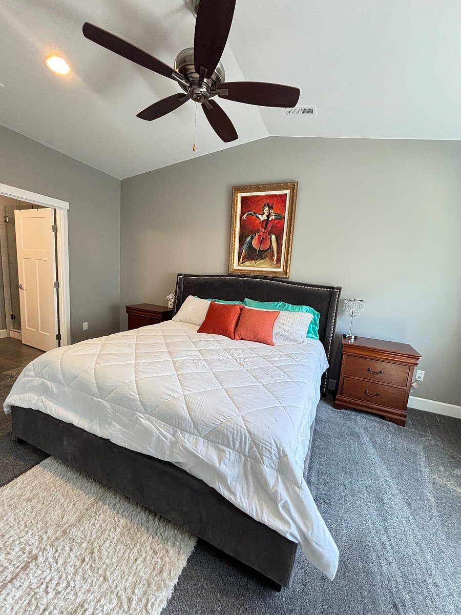 Master King Bed