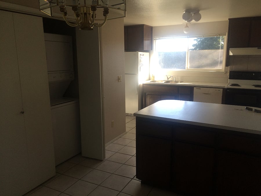 Washer/Dryer and Dining