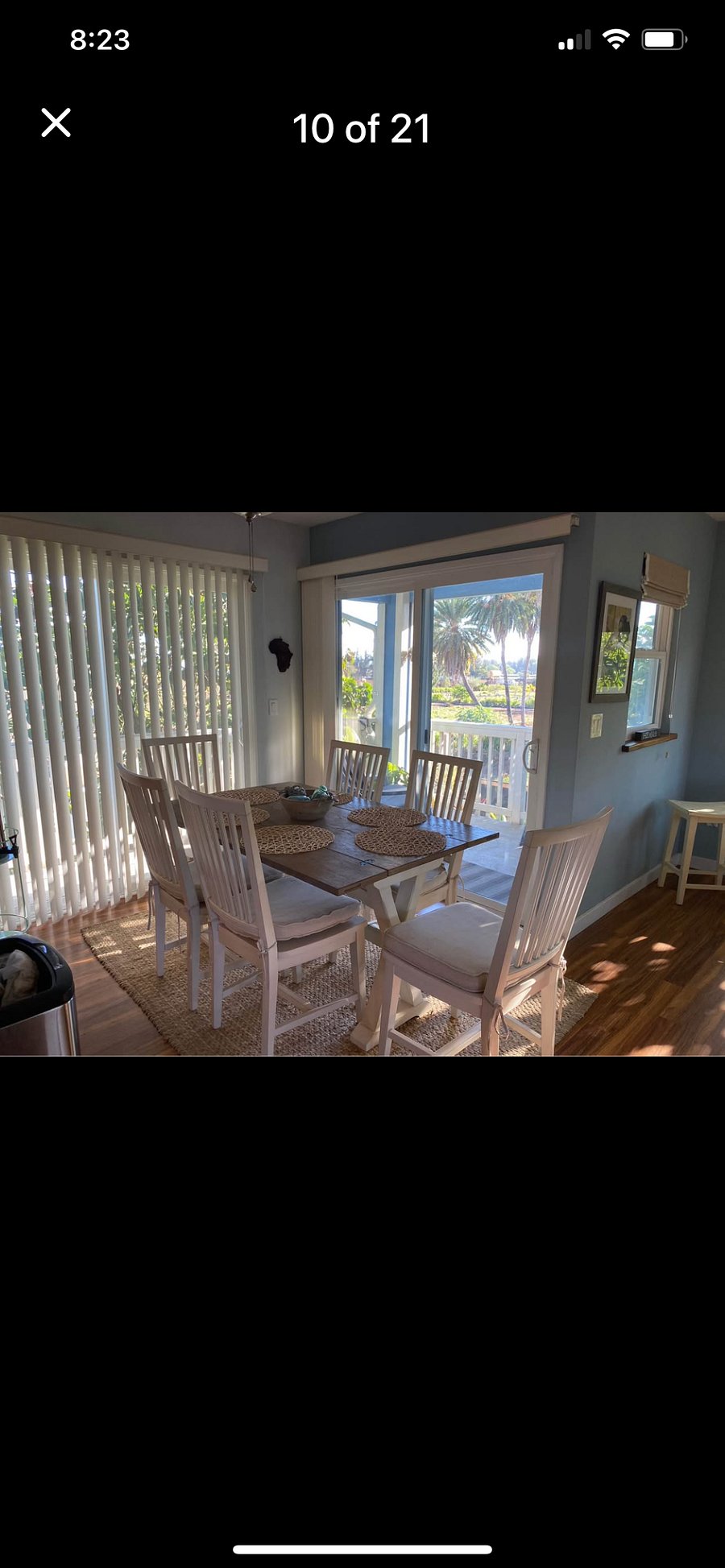 Dining with ocean breezes and view.