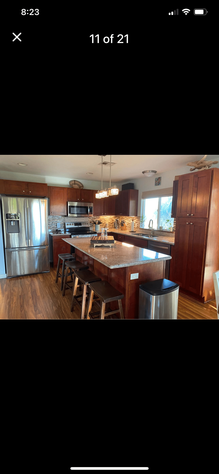 Fully stocked, eat in kitchen.
