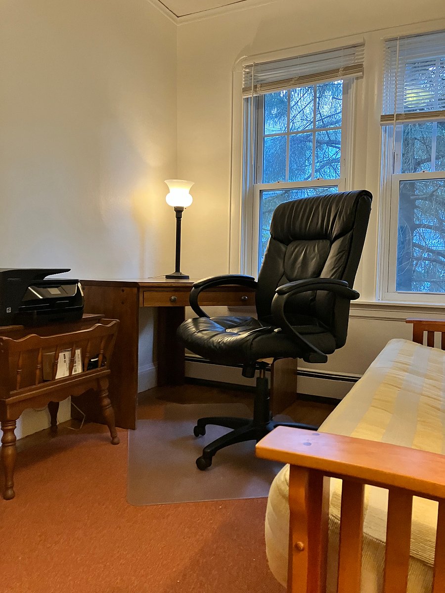 bedroom3/Office Den