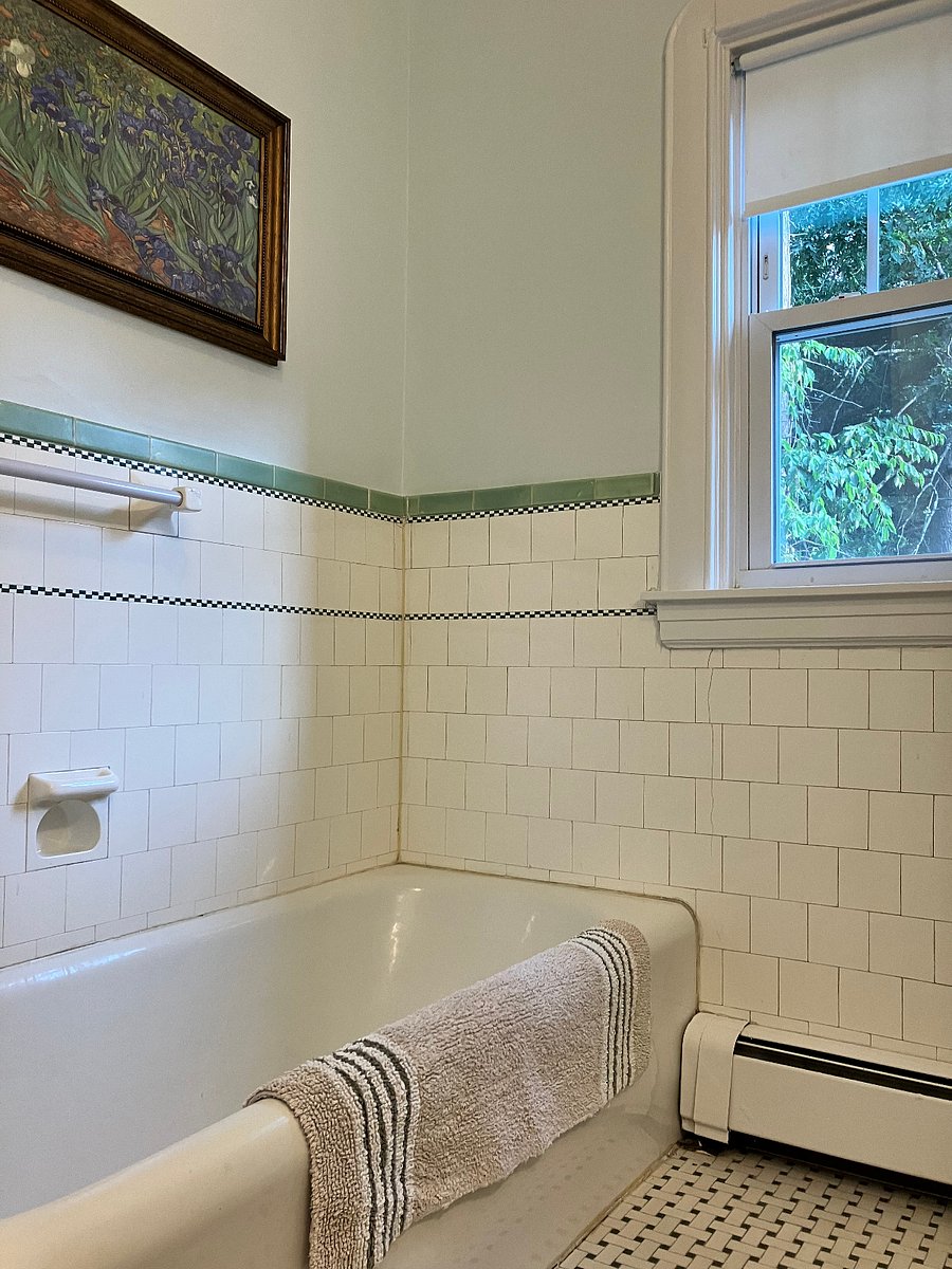 Bathtub