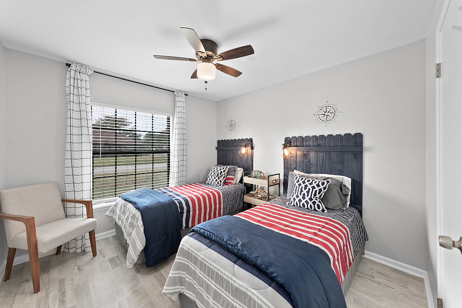 2 Twin Beds.
