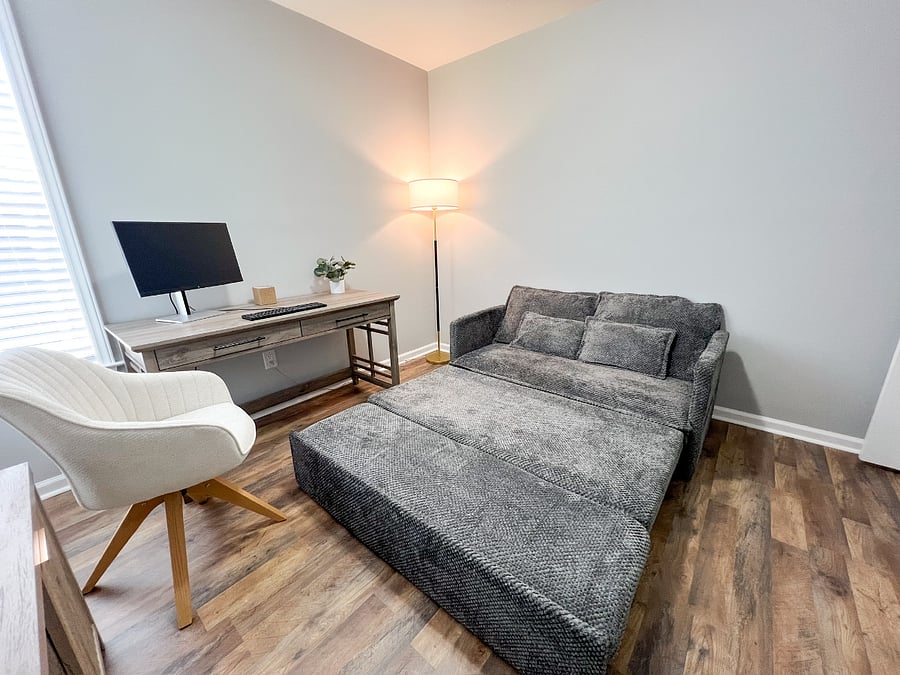 Guest Room < Home Office