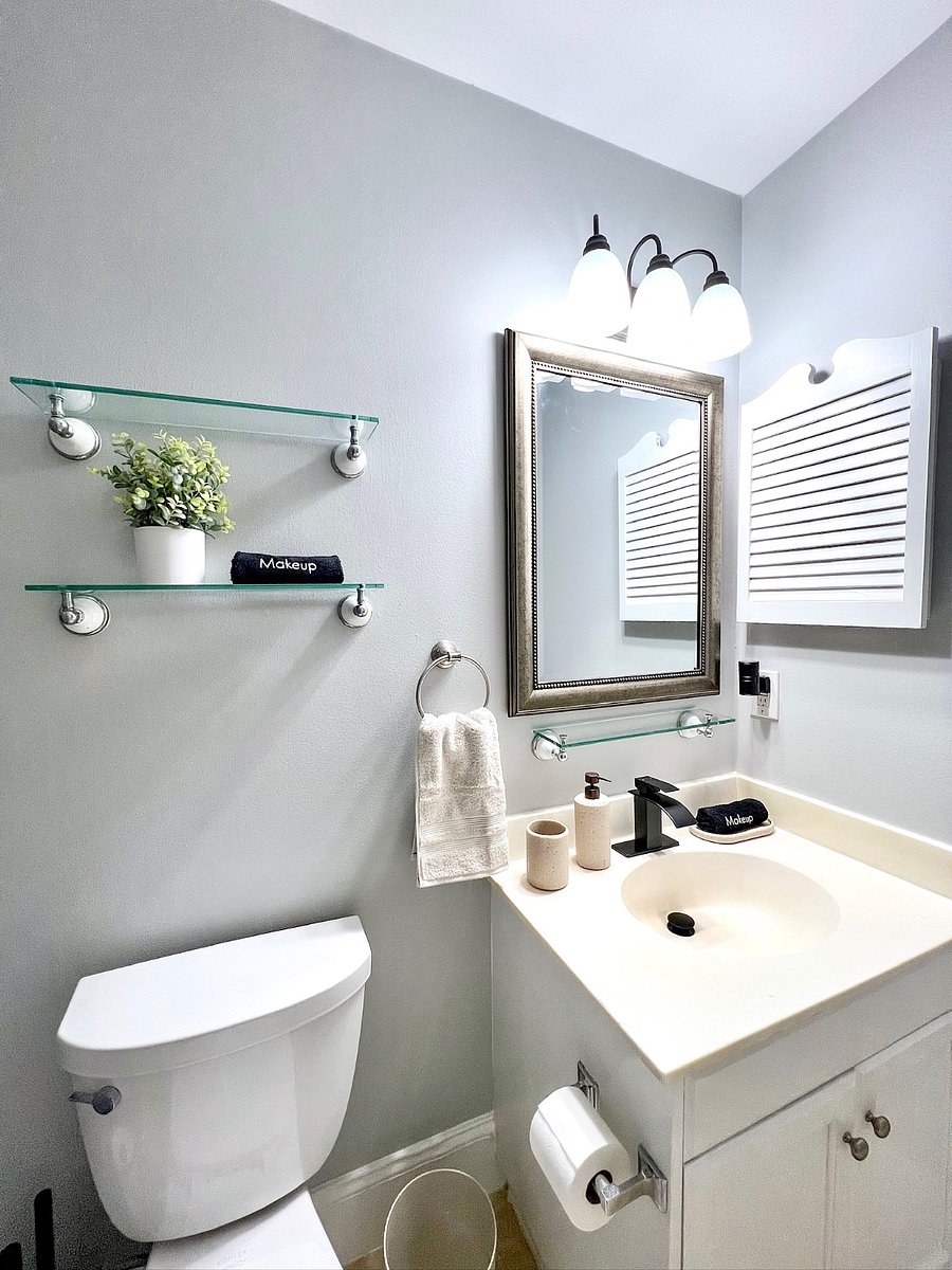 Alternate Bathroom