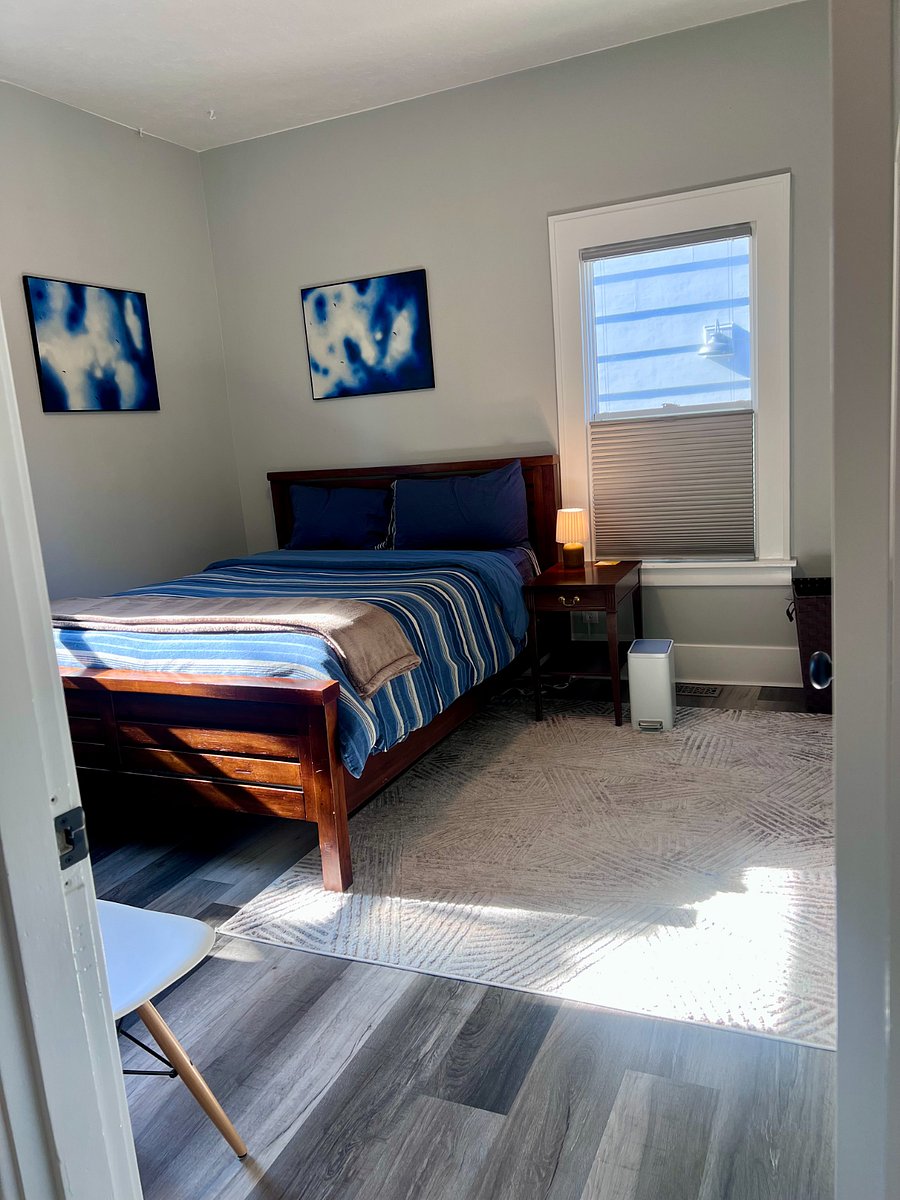 Queen Bedroom