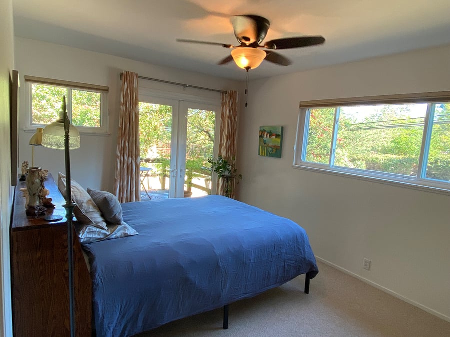 Front bedroom queen.