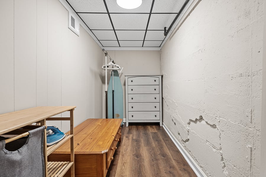 walk in closet