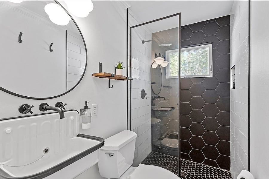 Hall bath with rain shower and modern fixtures