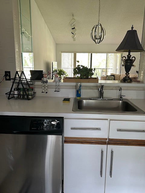 Furnished Finder property 871595_1 photo 12