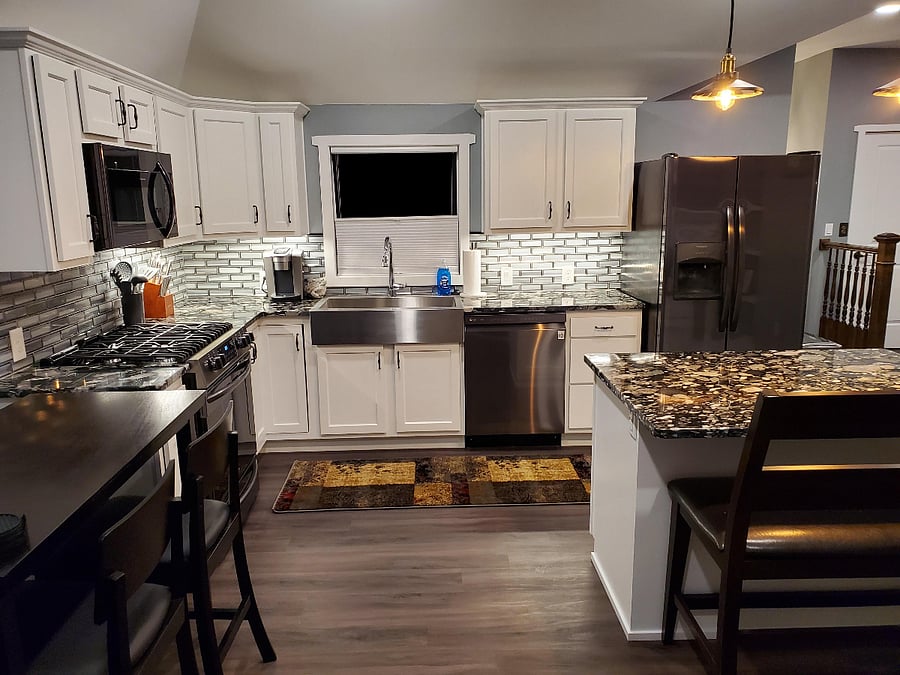 Kitchen sink, Full Size Refrigerator and Dishwasher