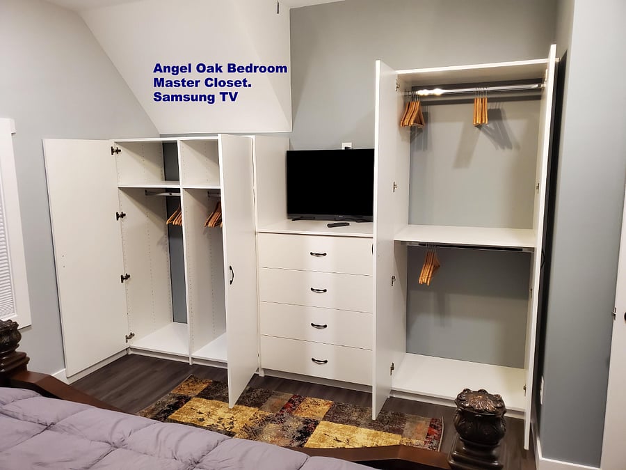 Closet system open
