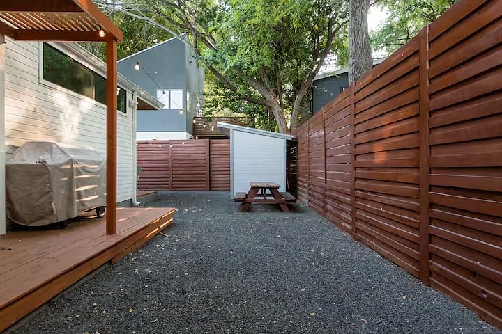 Fenced-in side yard