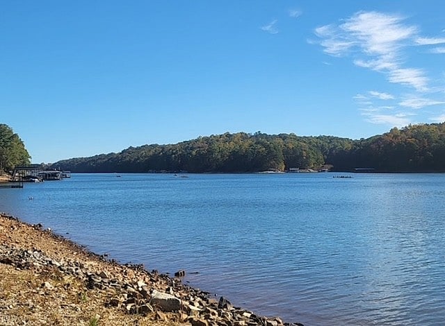 1/2 mile from beautiful Lake Lanier