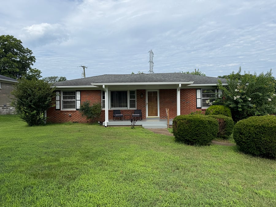 Cozy Brick Ranch, fully rewired in January 2025 in a quiet peaceful neighborhood right off of Shelby Park in East Nashville.