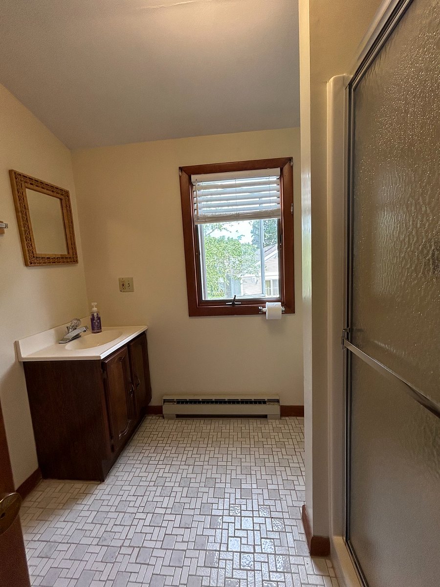 Upstairs bath with shower