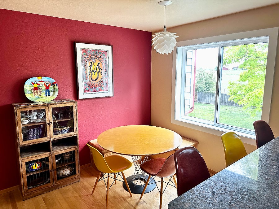 2nd view of kitchen eating area 