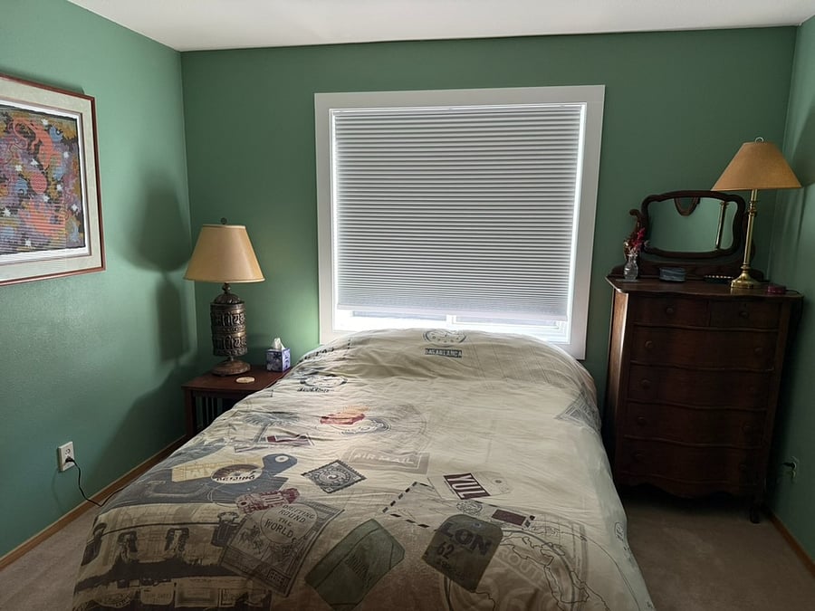 front facing bedroom
