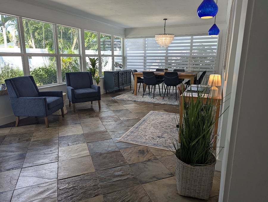 Work area, reading area and dining room
