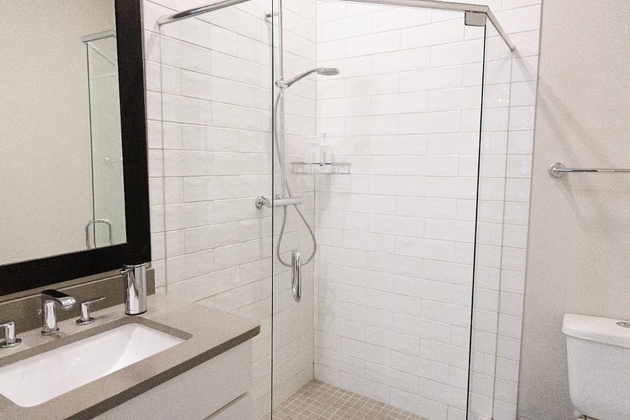 1st Floor Bathroom (with closet)
