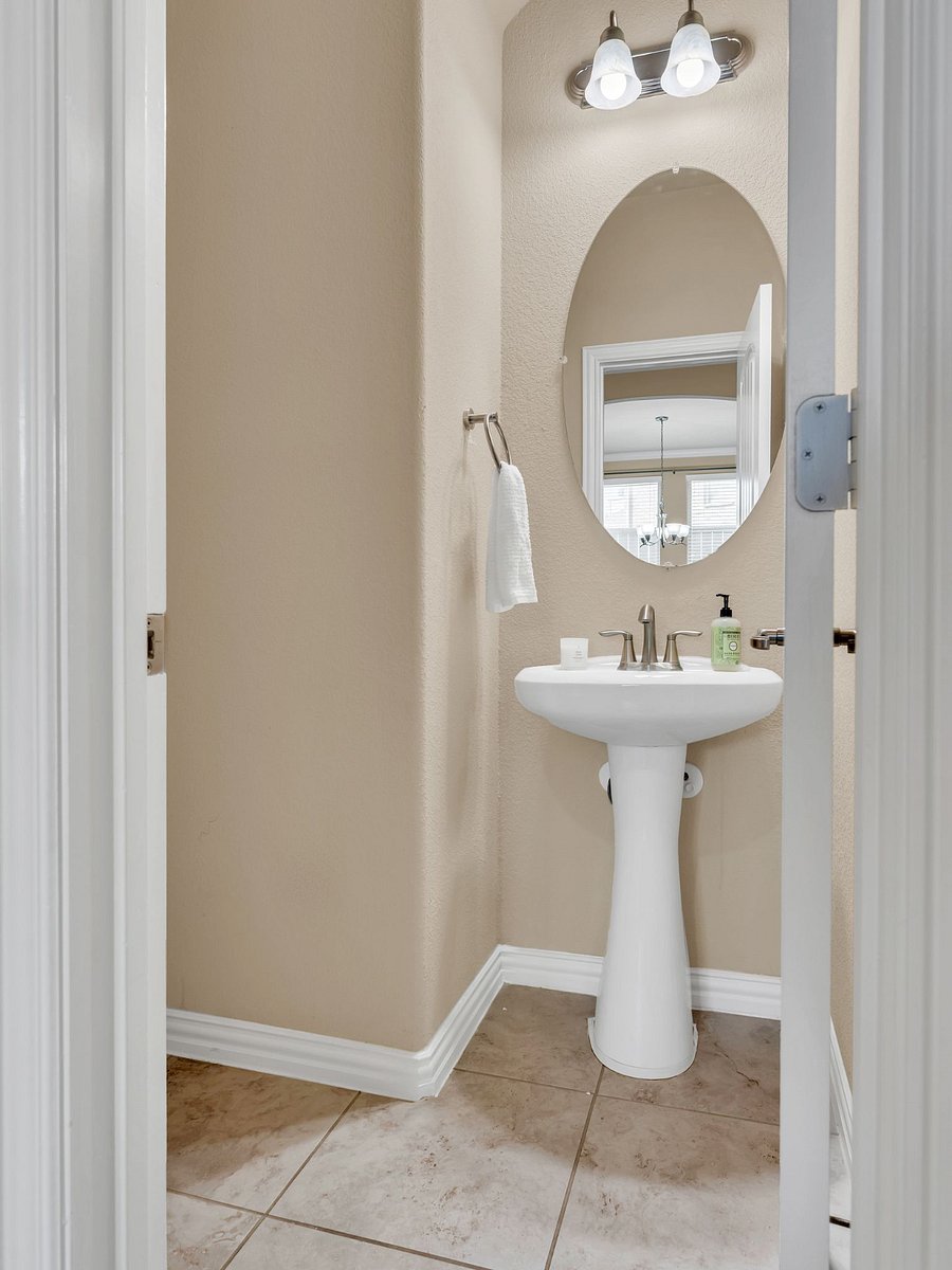 Furnished Finder property 872080_1 photo 16