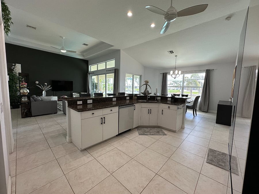 Furnished Finder property 872125_1 photo 4