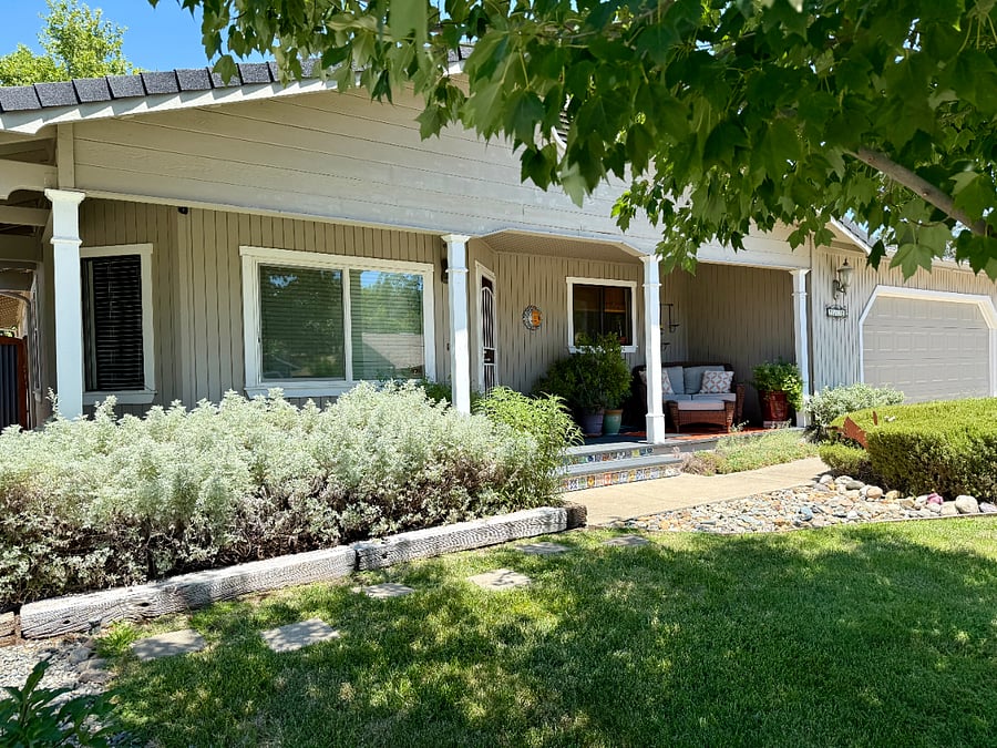 Front Porch w/ Sitting Area