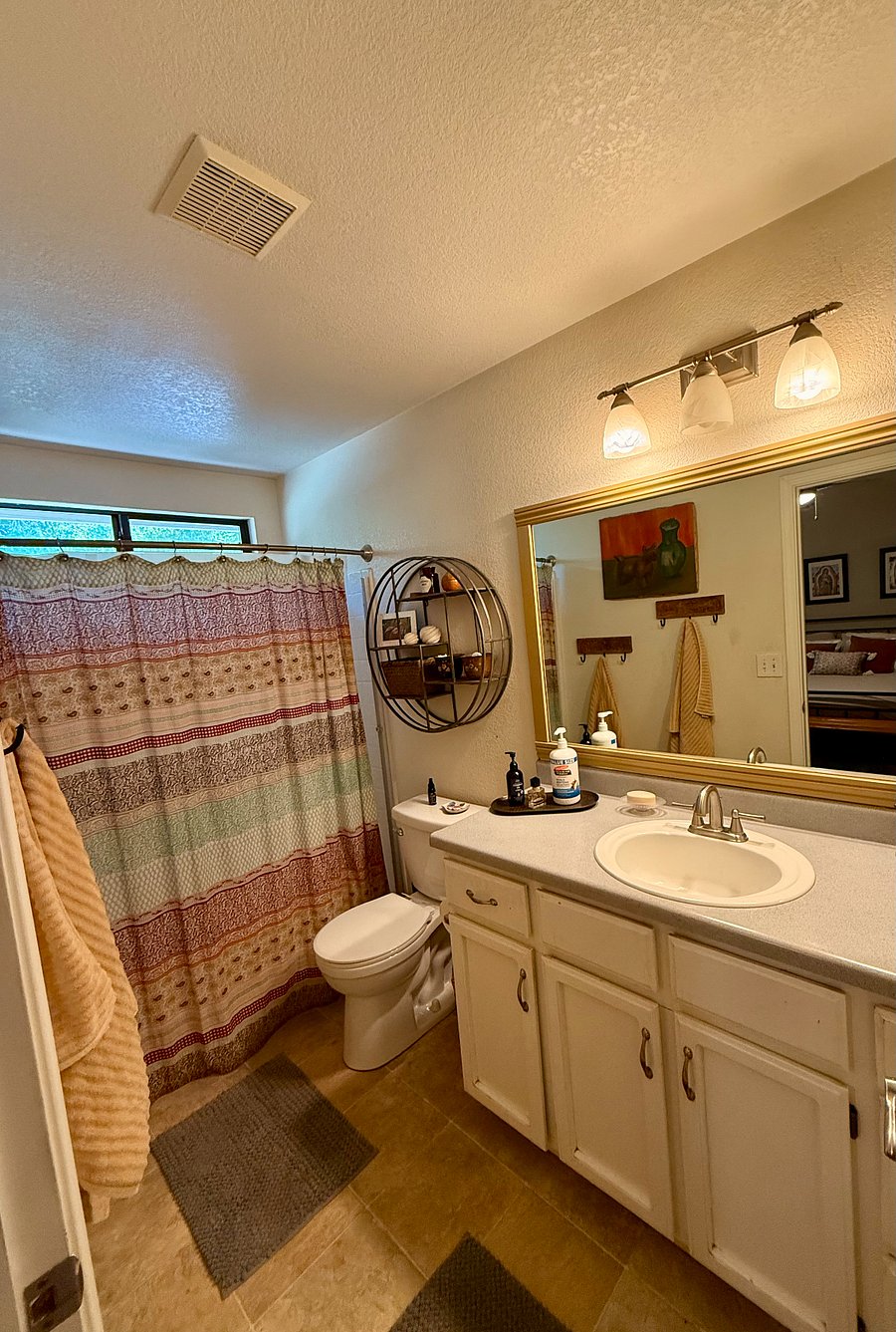 Bathroom w/ Shower