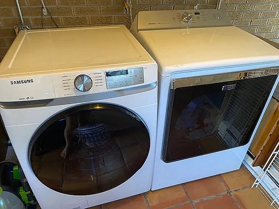 shared washer/dryer