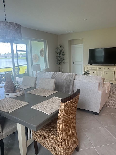 Dining/Kitchen