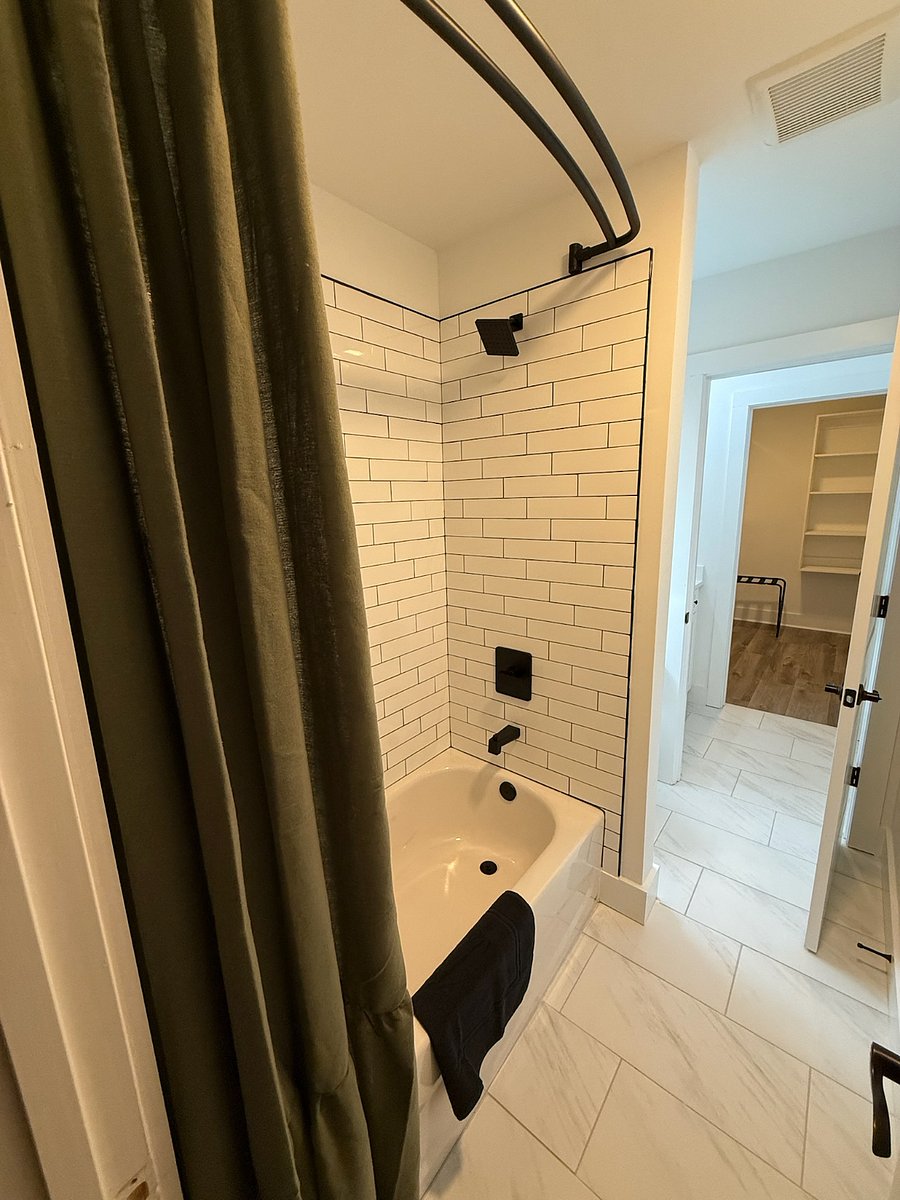 Furnished Finder property 872353_1 photo 14