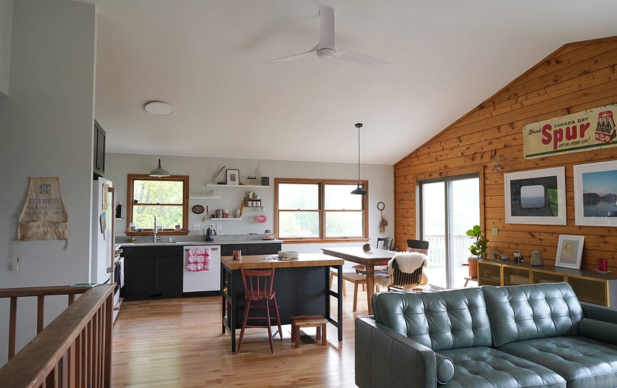 Great room area (stairs to the basement to the left)