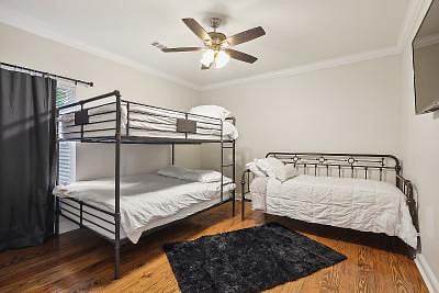 2 Queen bunks and a pillow top Twin bed