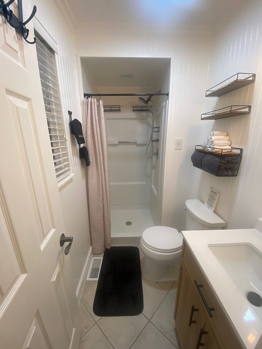 Private en suite bathroom