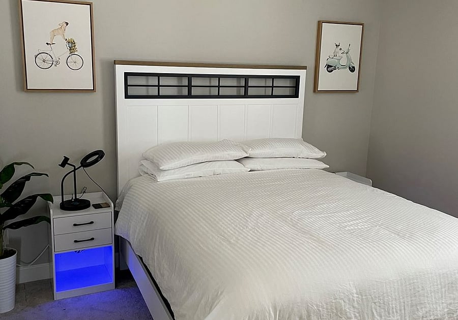 Bedroom w/Queen bed