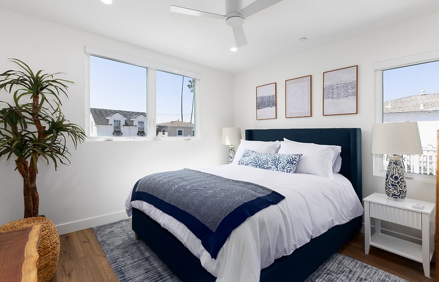 Queen bed in second bedroom