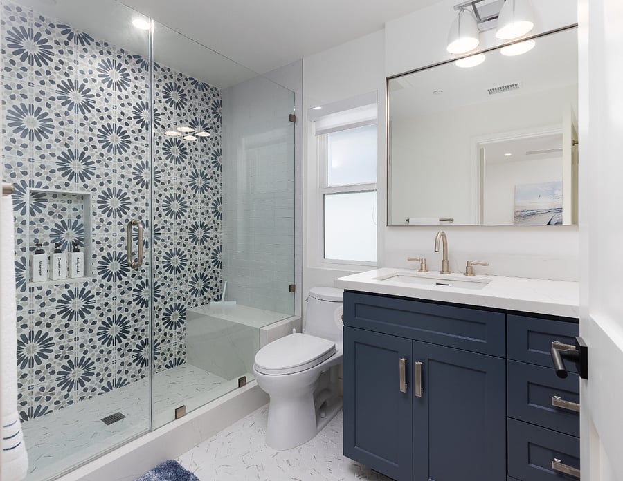 En-suite bathroom in primary suite